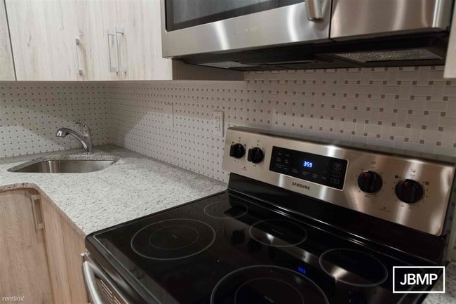 Building Photo - 2 br, 2 bath  - 2605 FEDERAL ST Unit F