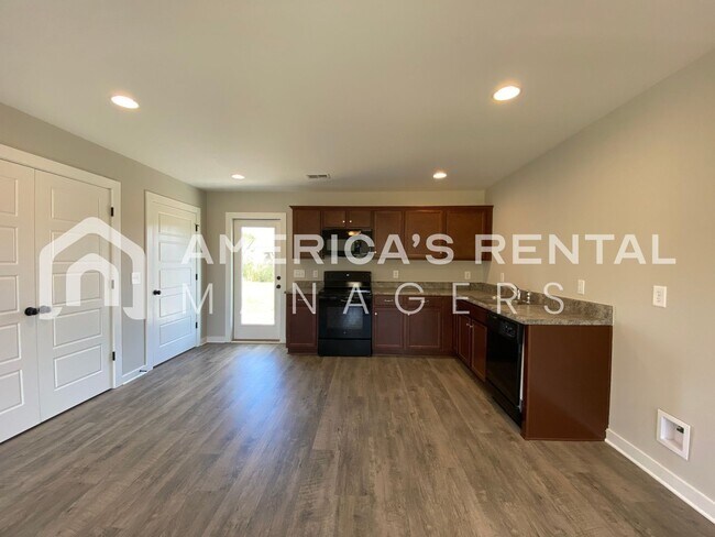 Foto del edificio - Home for Rent in Talladega, AL!!! AVAILABLE NOW!!!