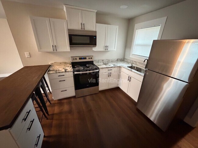 Foto del edificio - 633 Rivermont Rd