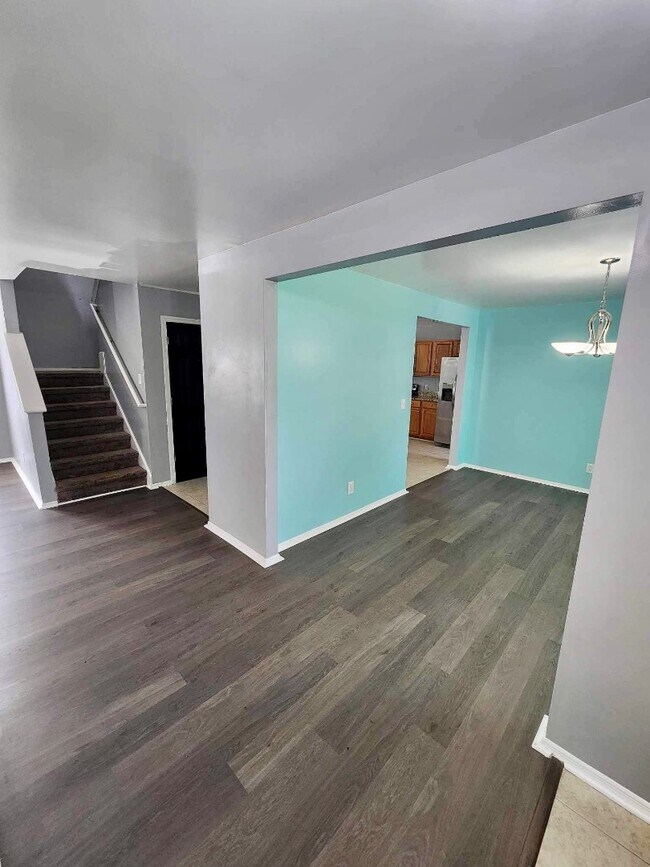 Foto del edificio - 608 Twisted Willow Ct
