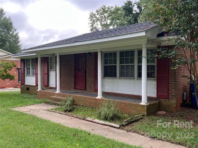 Building Photo - 821 Brookwood Dr