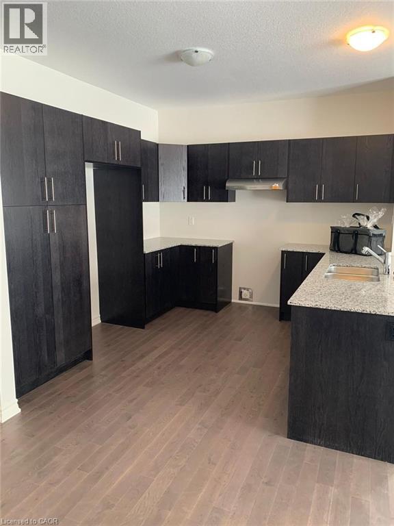 Photo du bâtiment - 136 Saunders St