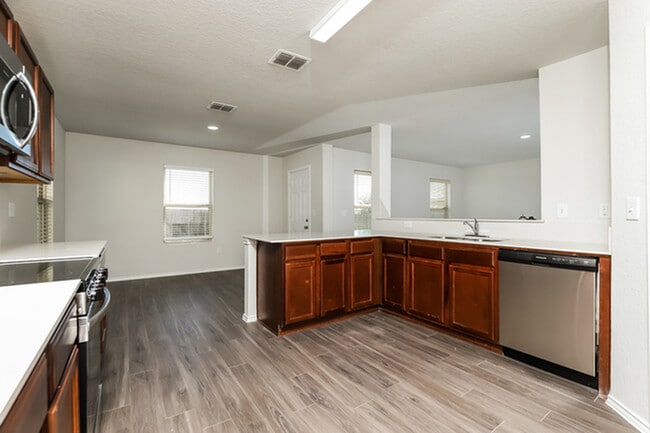 Foto del edificio - 2115 Bigmouth Rod