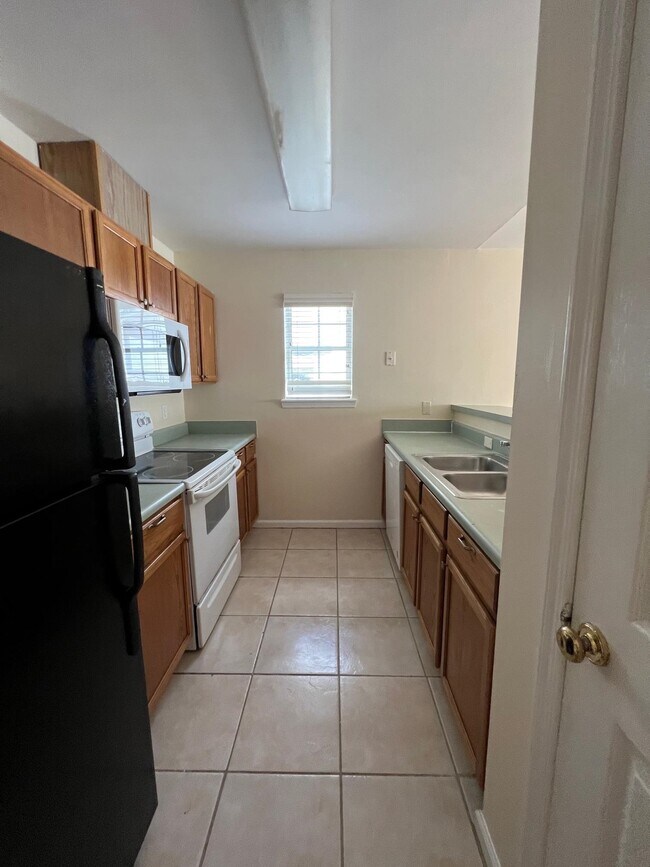 Building Photo - 4504 Wesley Dr
