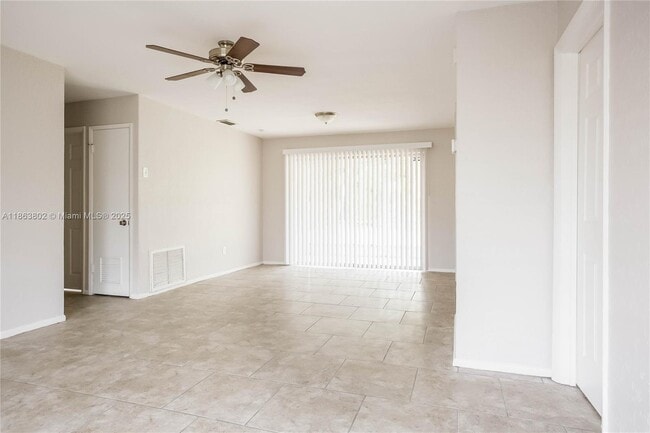 Foto del edificio - 5171 SW 6th St