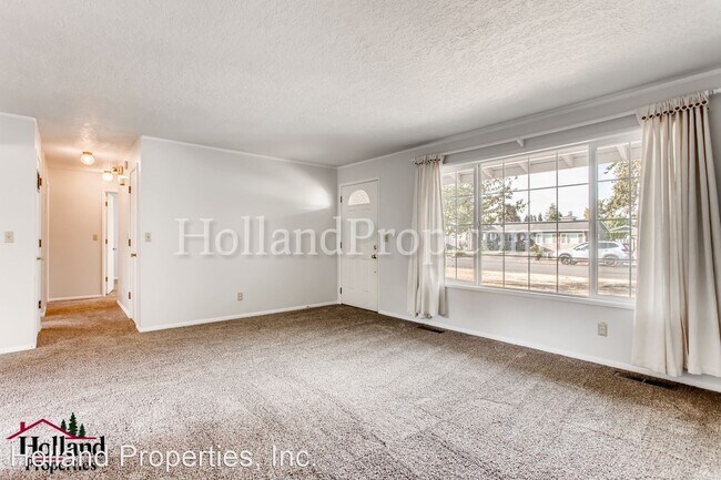 Building Photo - 3 br, 1.5 bath House - 1295 NE Arrington Rd