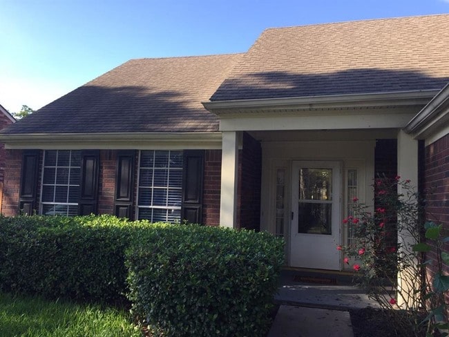 Building Photo - 18006 Golden Ridge Dr