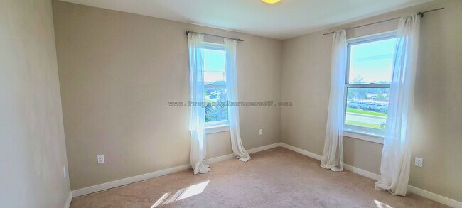 Foto del edificio - Spacious 3 bed /2 Bath Condo at Ferguson F...