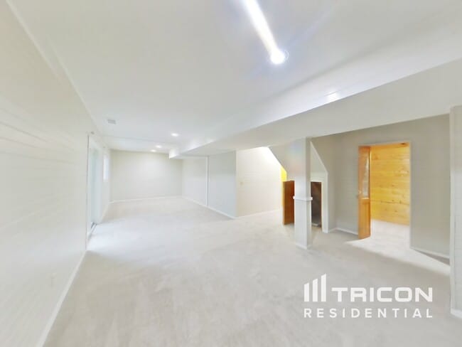 Building Photo - 13537 Dellwood Ct