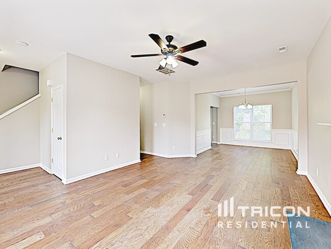 Building Photo - 8716 Rozumny Dr