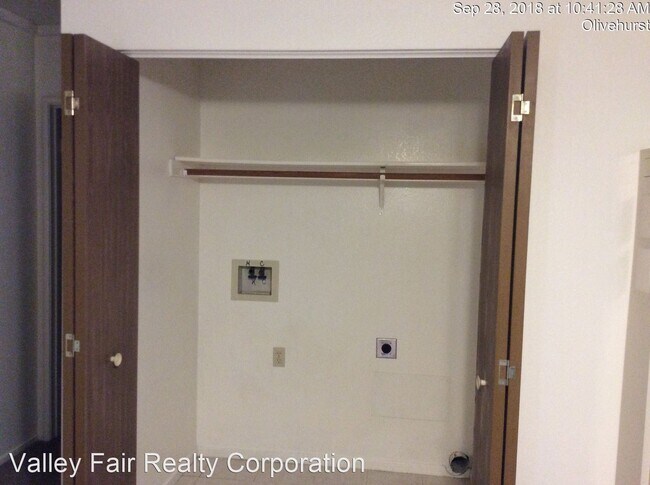 Building Photo - 5757-5771 Arboga Rd