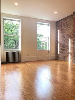 Primary Photo - 473 W Broadway