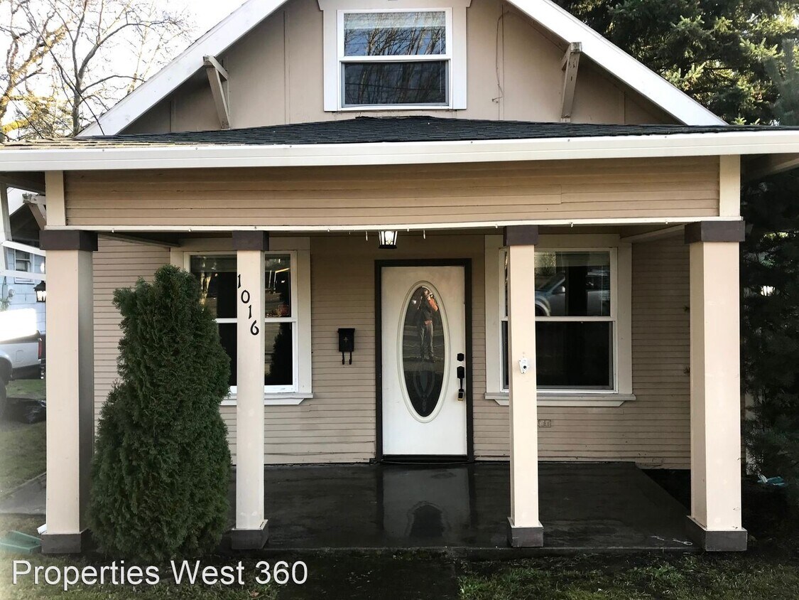Primary Photo - 4 br, 1.5 bath House - 1016 NE 3rd Ave.