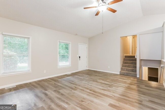 Building Photo - 4669 Ridge Dr