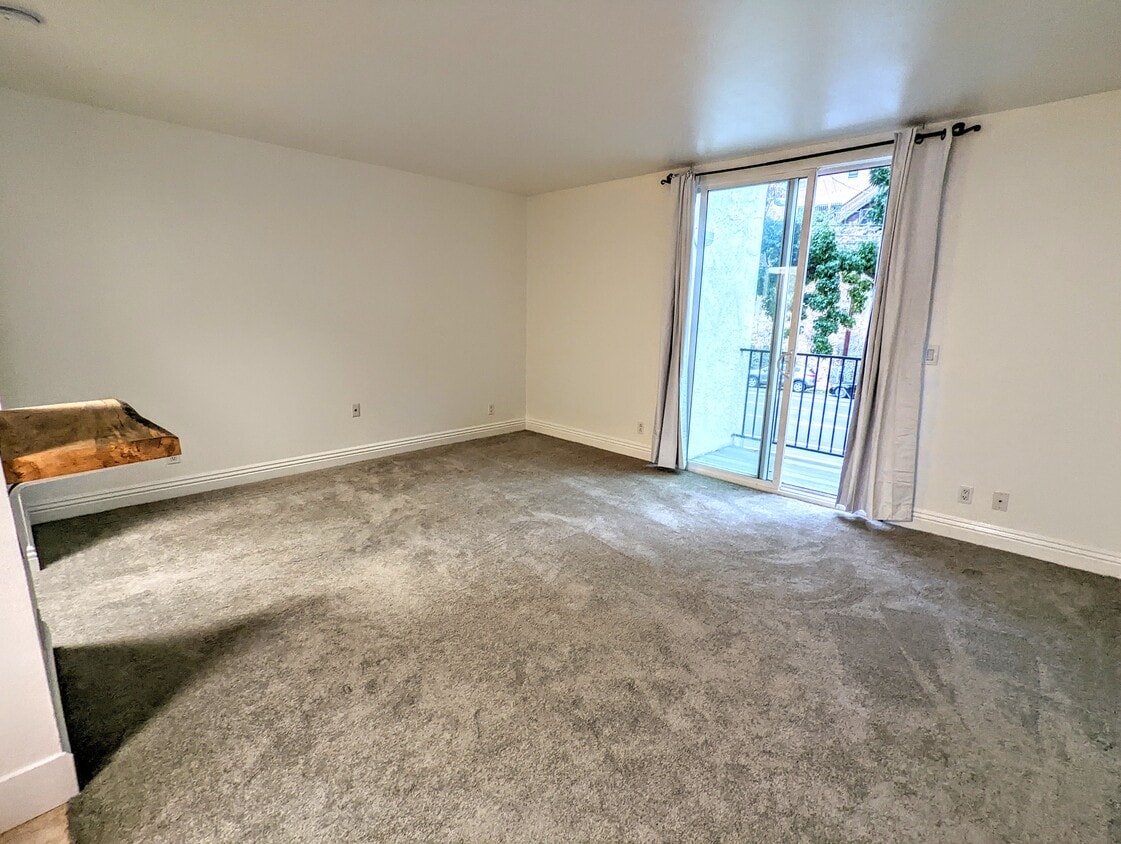 Building Photo - 2850 Reynard Way 21