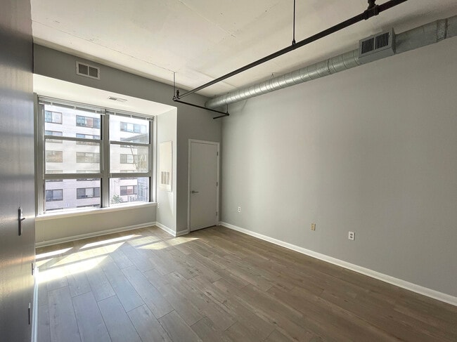 Bedroom - 1300 N St NW