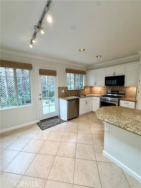 Foto del edificio - 635 St Ann's Dr