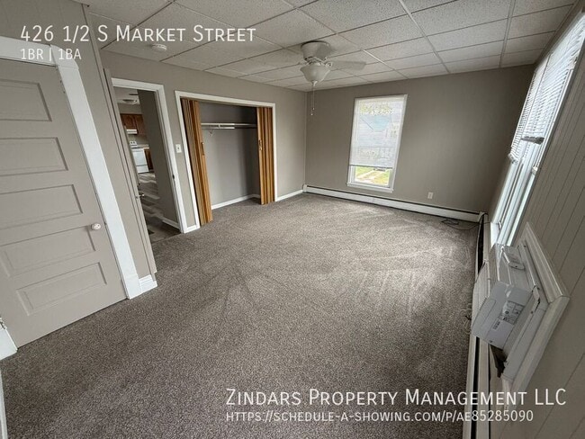 Building Photo - 426 1/2 S Market Street-