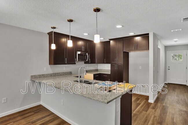 Foto del edificio - 6452 Hughes St