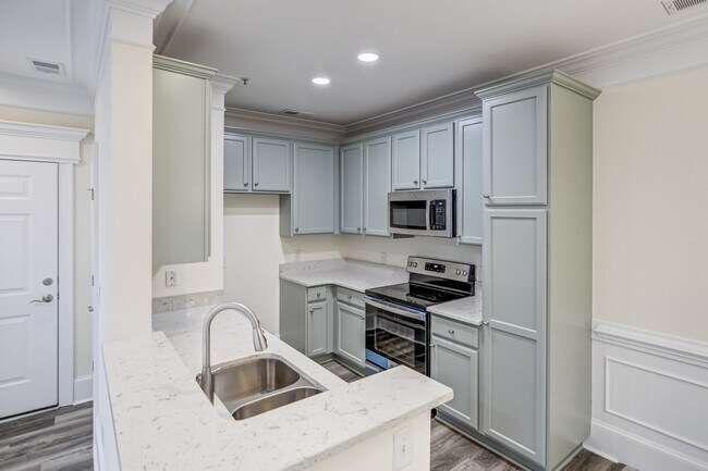 Kitchen-New Refig/Fr added - 901 Canenaugh Dr