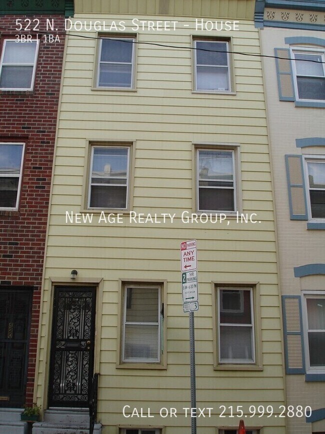Building Photo - 522 N Douglas St
