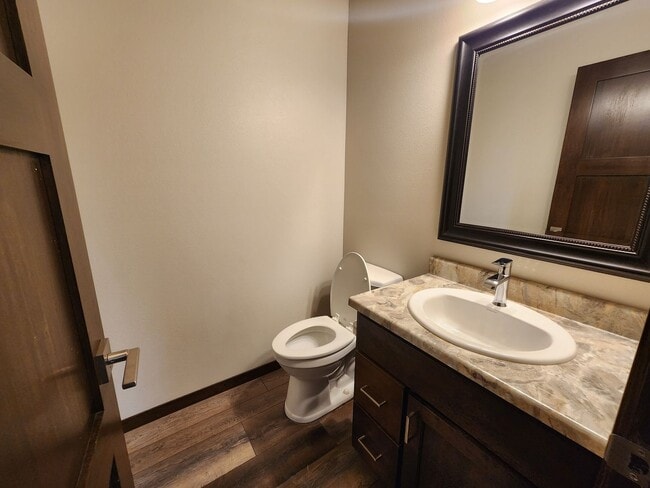 Building Photo - Modern 4bed/4bath near Jefferson Highschool