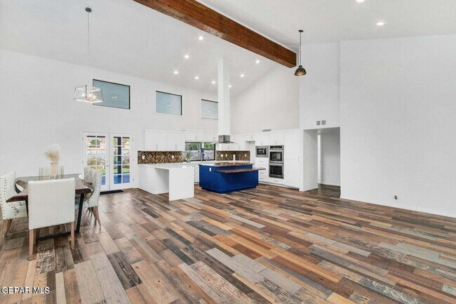 Foto del edificio - 6525 Loma De Cristo Dr