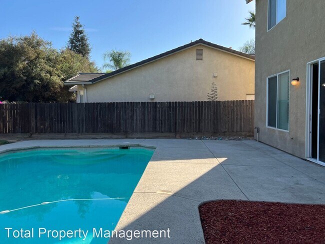 Foto del edificio - 5 br, 2.5 bath House - 4134 W Harold Ct.