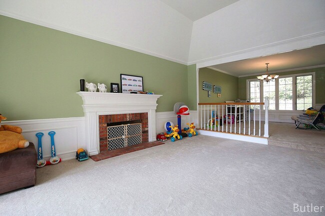 Building Photo - CLICK "REQUEST A TOUR" NOW!