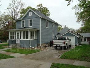 Building Photo - 521 W 22nd St
