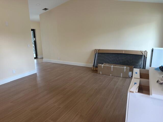 Building Photo - 860 Brightwood Way