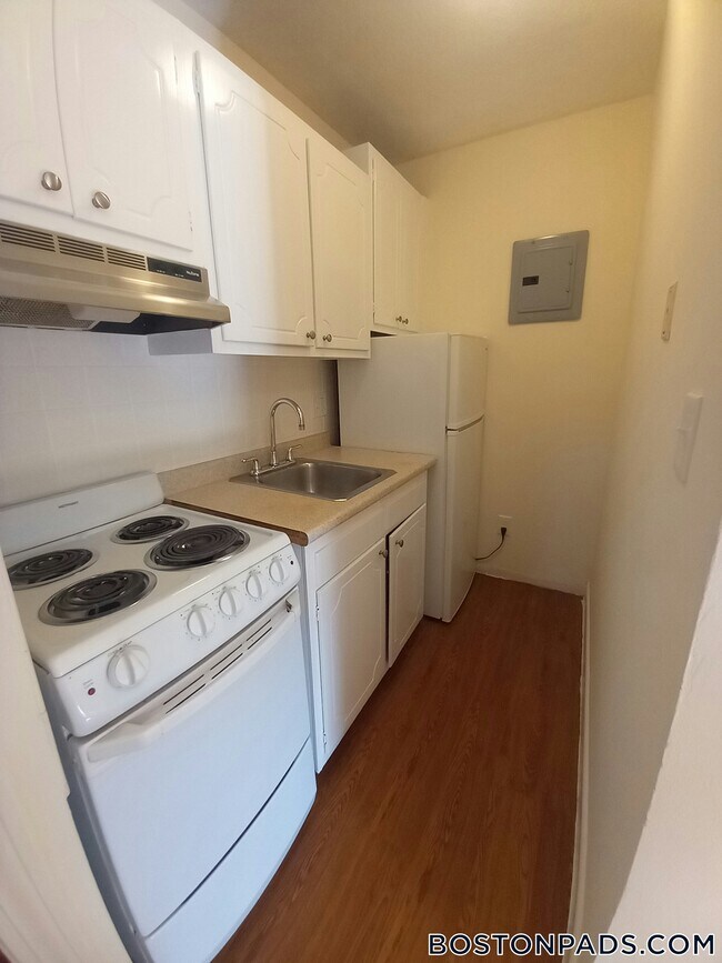 Foto del edificio - 172 N Beacon St