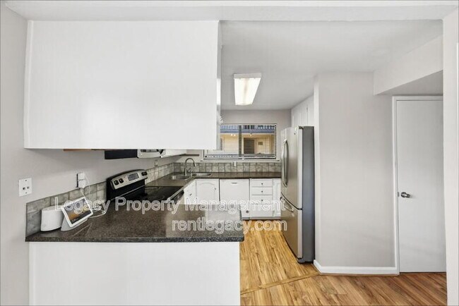 Foto del edificio - 99 Cleaveland Rd