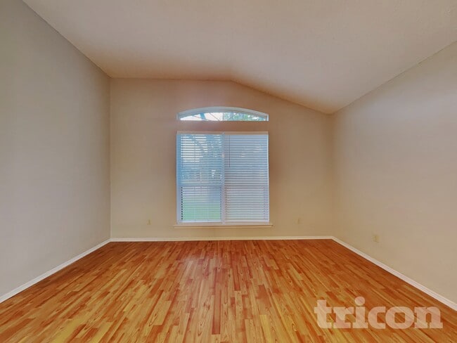 Foto del edificio - 202 Cutting Horse Ln