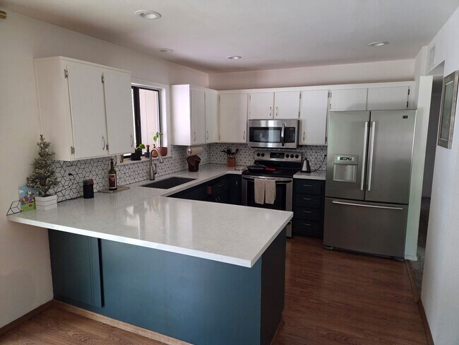Building Photo - COMING IN SEPTEMBER! East Flagstaff Home w...