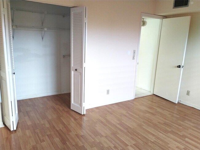 Foto del edificio - 3404 Bimini Ln