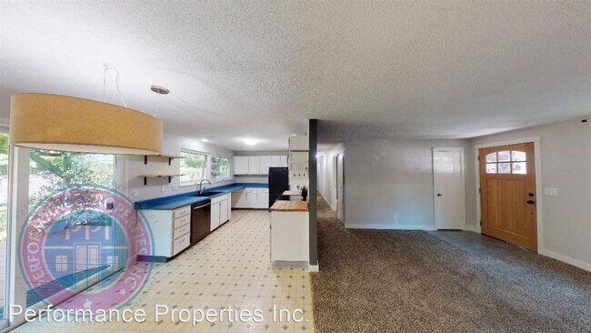 Building Photo - 13625 SW Devonshire Dr