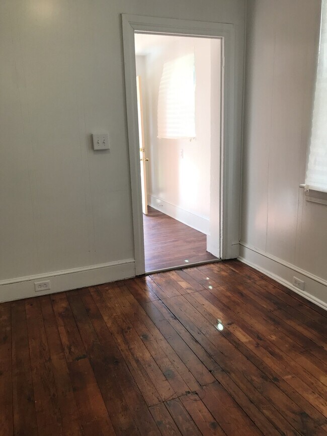 Foto del edificio - Beautiful 1 Bedroom Apt! Video in photos