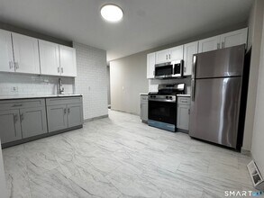 Building Photo - 45-51-51 Cowles St