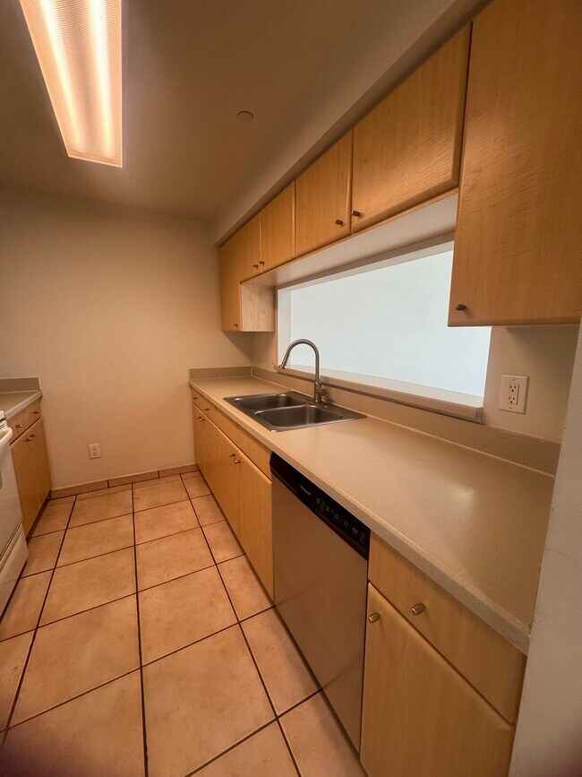 Foto del edificio - 690 SW 1st Ct