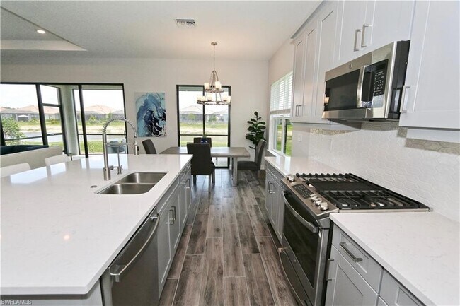 Building Photo - 8428 Rosa Ct