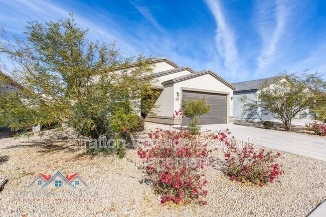 Building Photo - 1672 W Aztec Dr