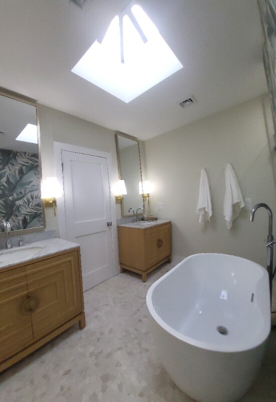 Foto del edificio - 705 E 43rd St