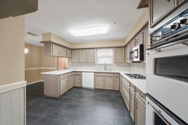 Foto del edificio - 12719 Ashford Chase Dr