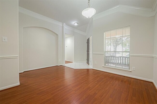 Foto del edificio - 3111 Stratford Pointe Dr