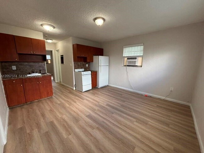 Foto del edificio - 14140 NW 24th Ct
