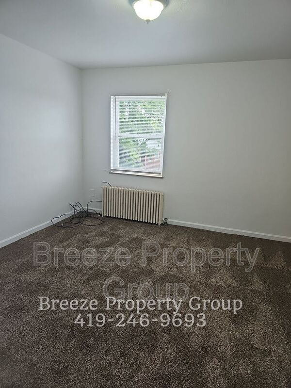 Foto del edificio - 2445 W Bancroft St
