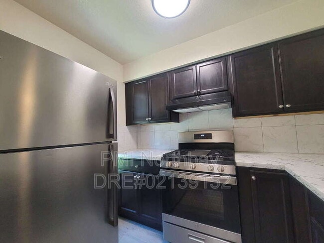 Building Photo - 1206 Dana Dr