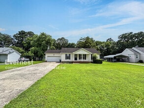 Building Photo - 128 Thrasher Pike
