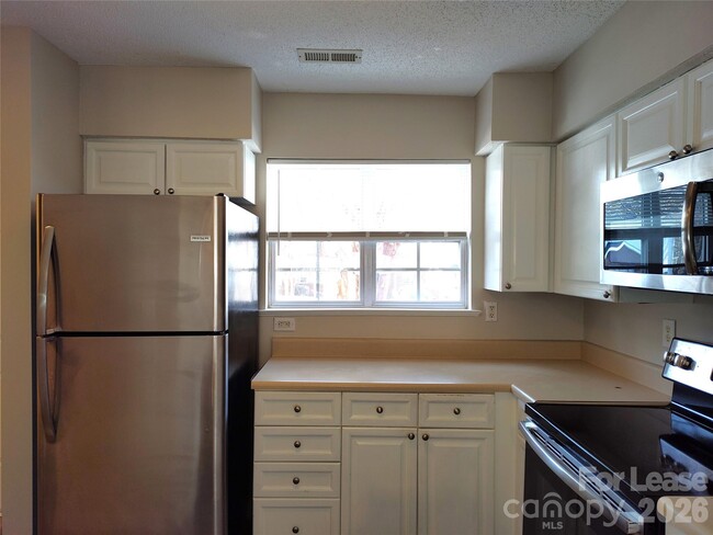 Building Photo - 4122 Melrose Club Dr